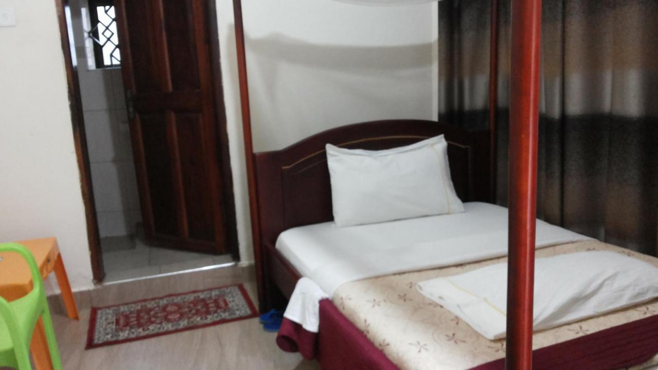 Kalalo Cottage Inn Pakwach Buitenkant foto